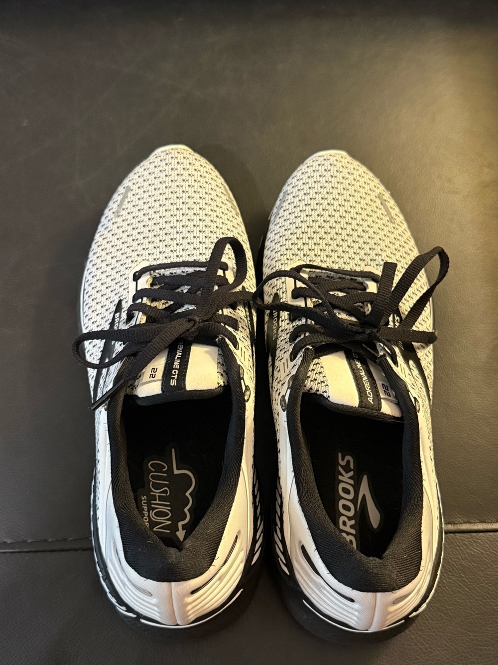 Brooks Women’s Adrenaline GTS 22 Black and White Running Shoes - Picture 5 of 6